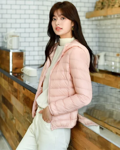 15 Colors Women Ultra Lightweight Puffer Jacket 2023 New Korean Fashion Hooded Short Female Wind-Resistant Breathable Down Coat