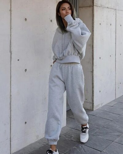 Hoodies & Sweatshirts